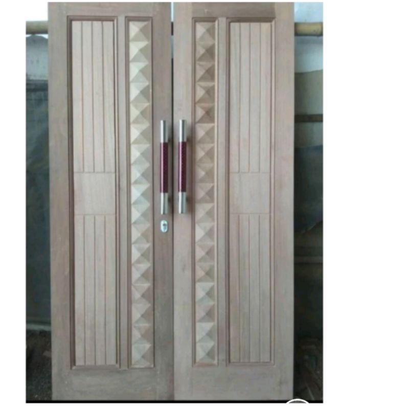 Daun pintu kupu tarung