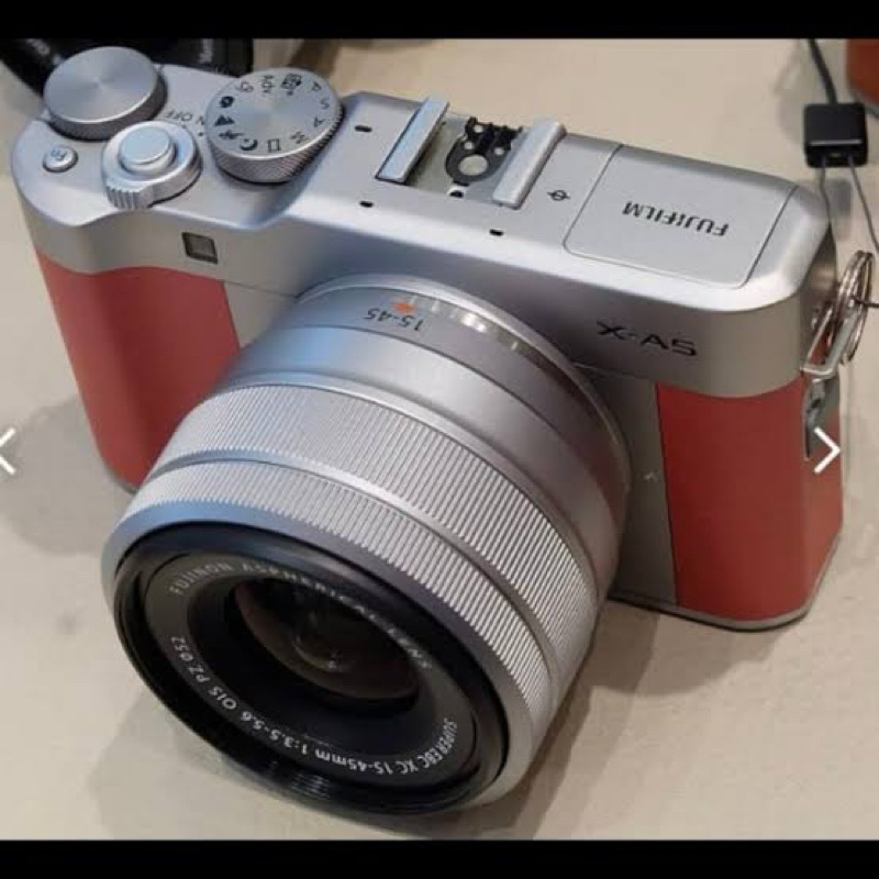 mirrorless Fujifilm XA5