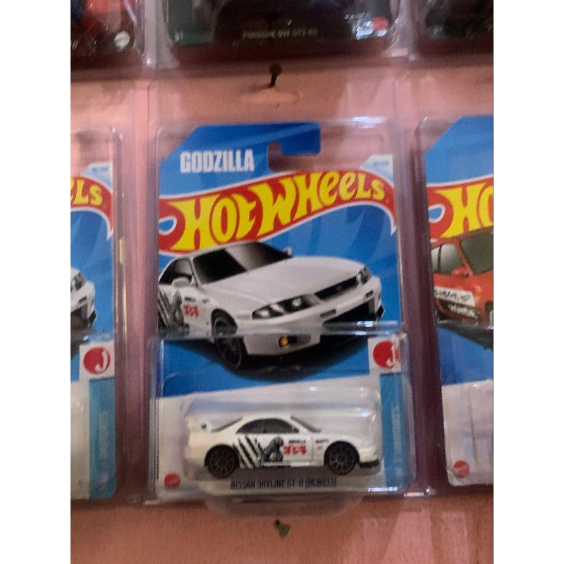 HOTWHEELS GODZILLA NISSAN SKYLINE GTR 33
