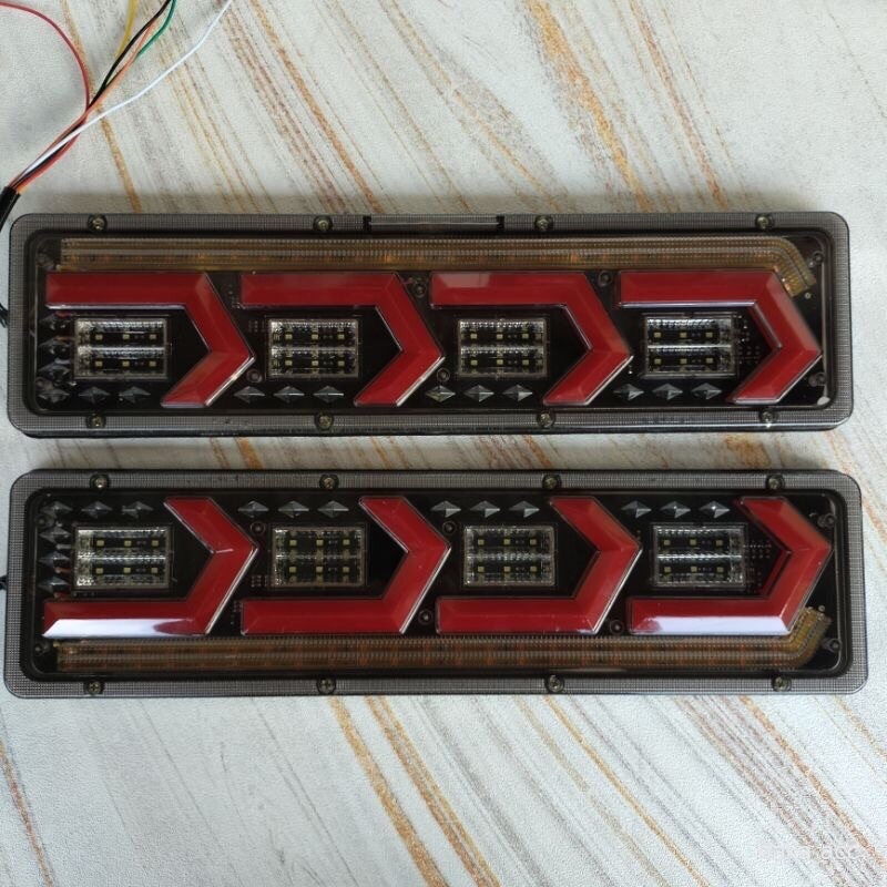 Lampu Belakang Stoplamp Truk Canter 24Volt Kanan Kiri