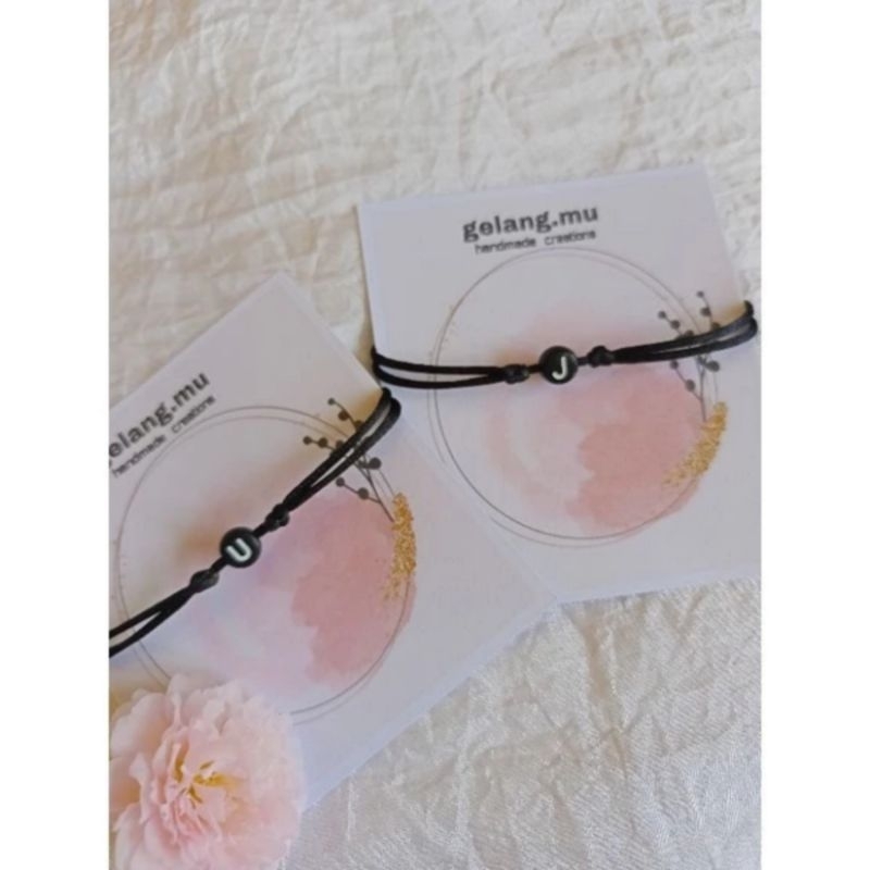 Gelang Inisial Huruf Bulat Hitam Pipih / Gelang Huruf Murah