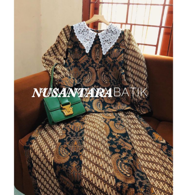 SETELAN BATIK MODERN INDONESIA