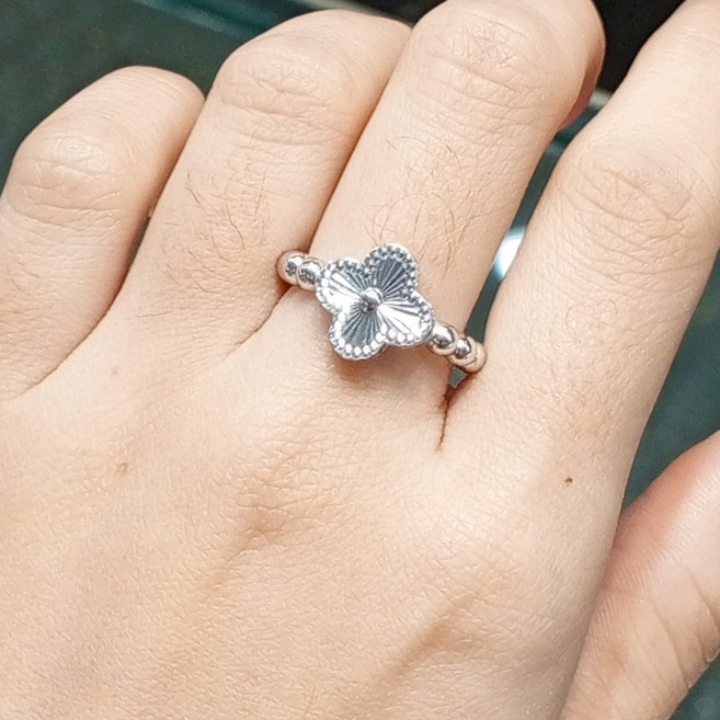 Cincin Wanita Fashion Emas Putih 17k 75% UK11 2.56gram (CG235)