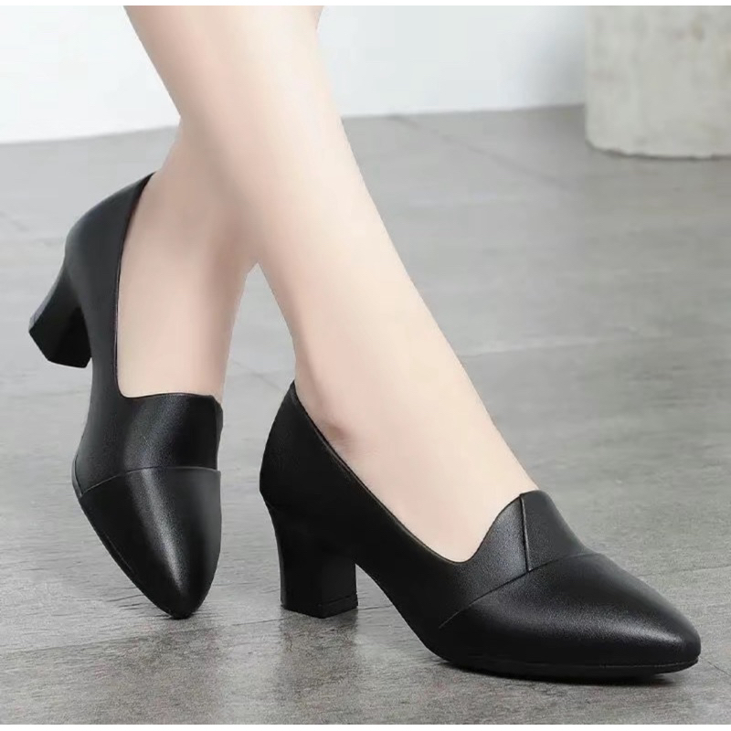Free Ongkir Sepatu Fantofel Kerja Wanita Simple Hak Sedang Sepatu Formal Wanita Hitam Putih