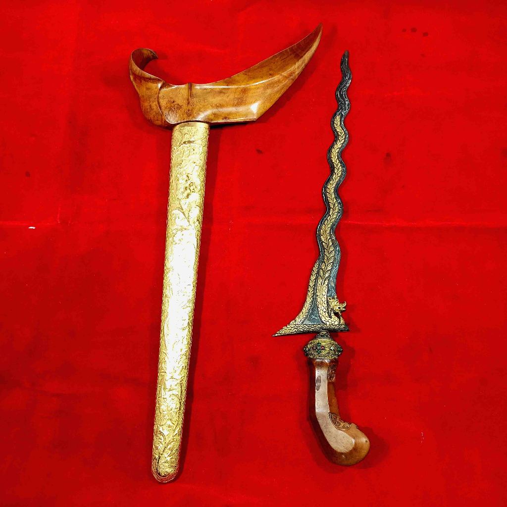 Keris Naga Siluman Luk 13 Pamor Kulit Semangka Kinatah Kamarogan