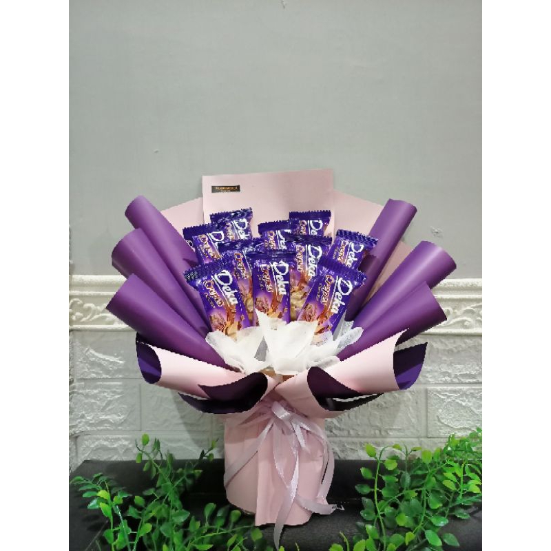 

Buket Snack, buket jajanan, buket wisuda, bouquet ungu, buket ungu, buket deka, bouquet snack, buket pink, buket murah, buket gembul