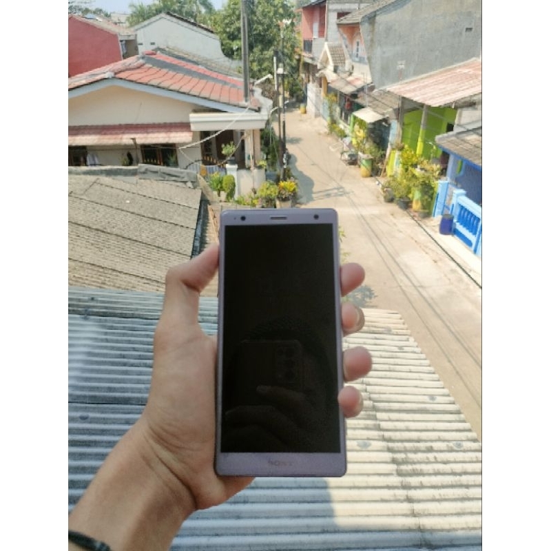 SONY XPERIA XZ 2 AU
