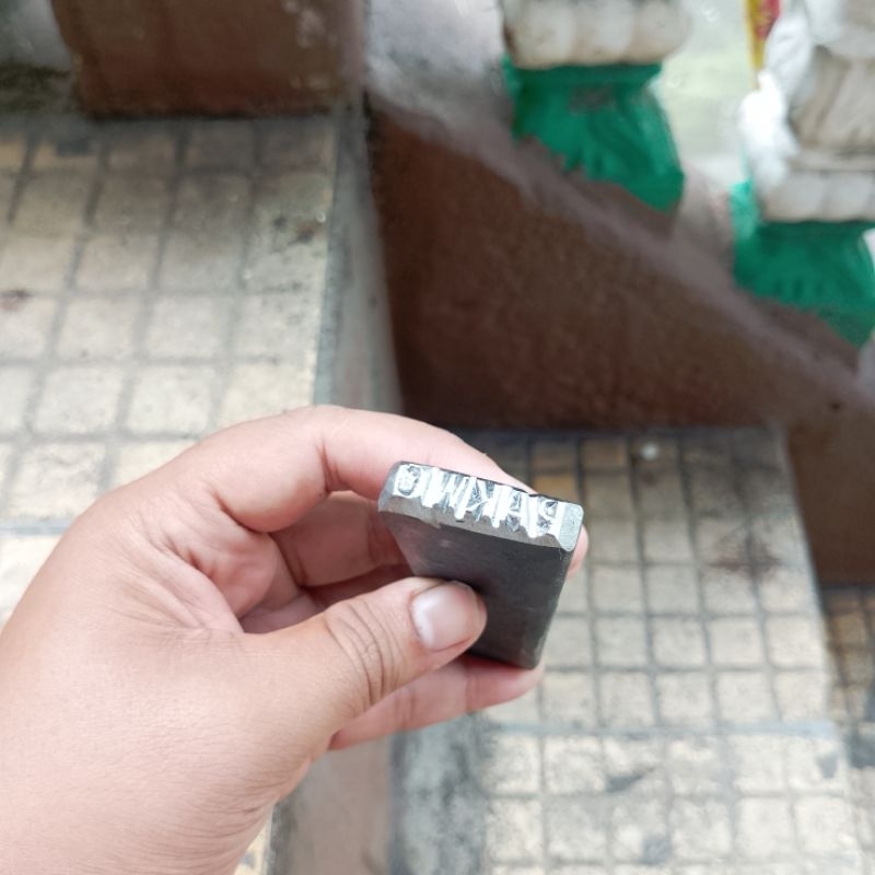 

CAP ATAU STEMPEL BESI. CUSTOM