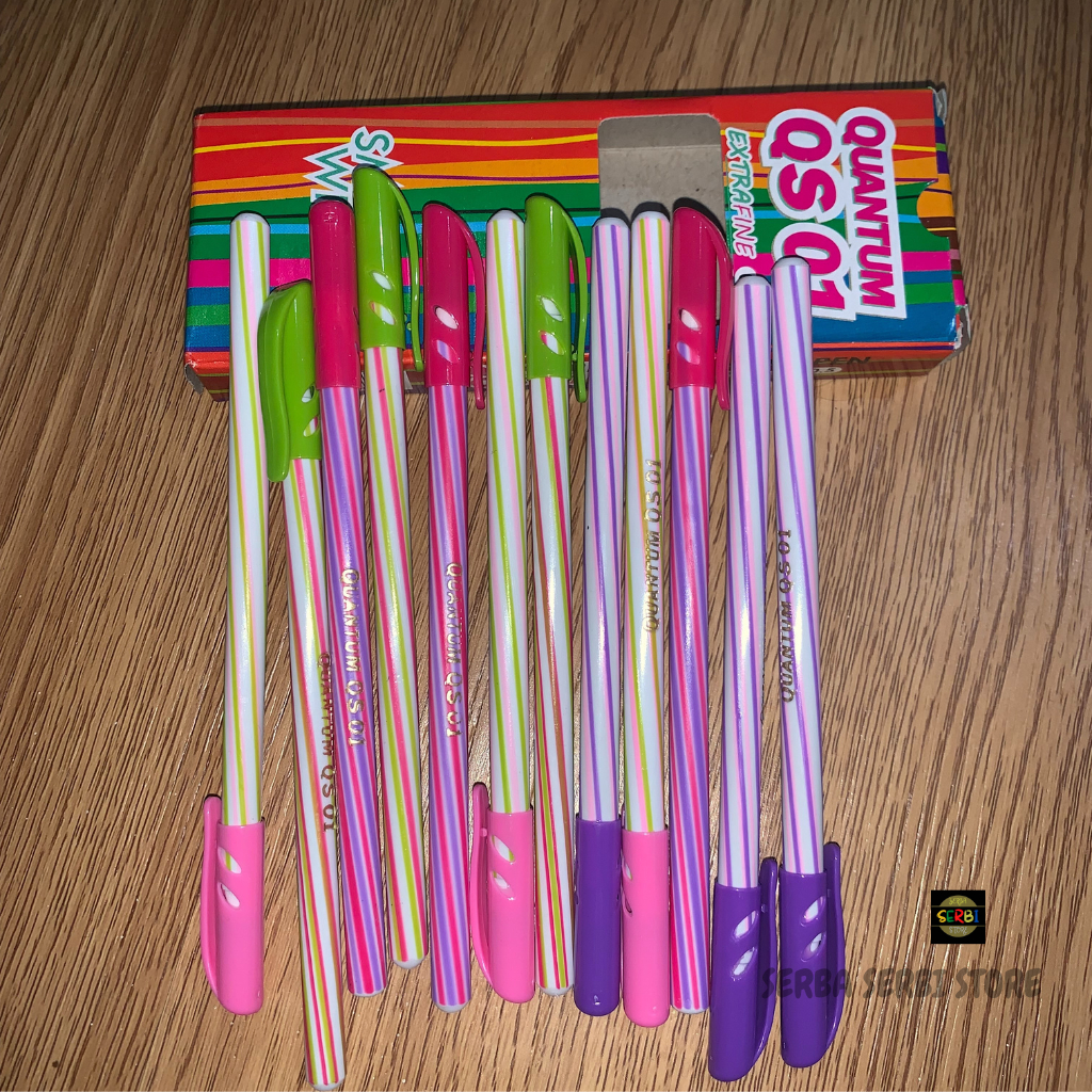 

BOLPOIN HITAM WARNA WARNI QUANTUM / PULPEN MOTIF LILIN / POLPEN ULIR / PENA ISI 12PCS