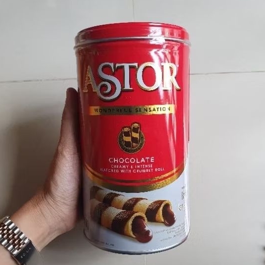 

Astor kaleng wafer stick Chocolate Coklat Tin ASTOR 330gr.