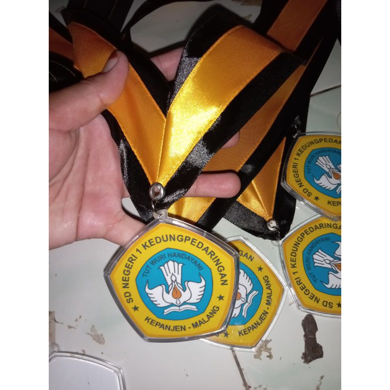 kalung hitam emas untuk medali , kalung tanpa bandul