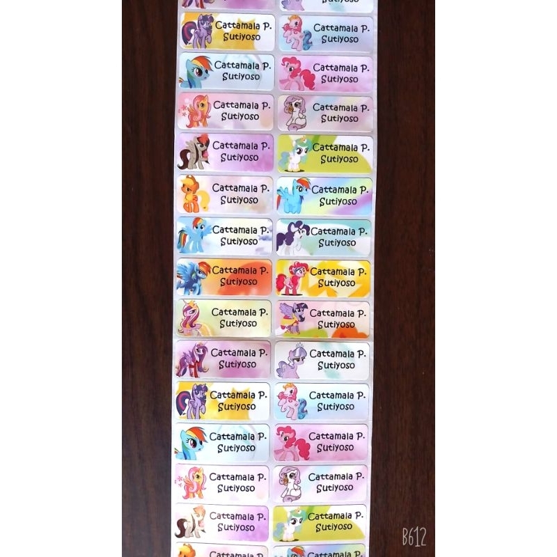 

cute labels sticker tahan air anti sobek untuk buku, alat tulis,tempat makan dan botol minum. motif little pony