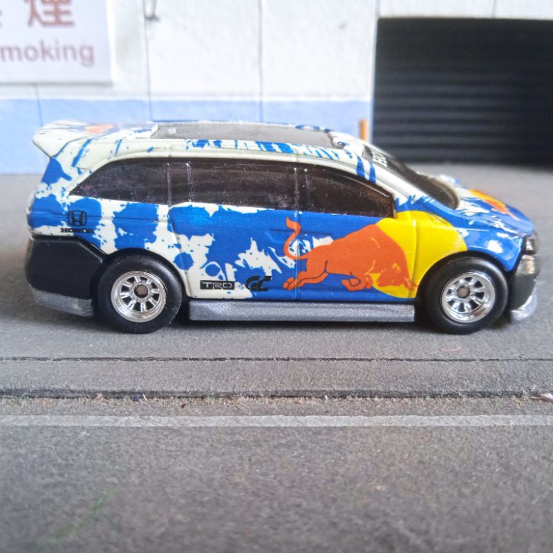 hot wheels hotwheels loose custom Honda Odyssey swap ban karet red bull biru
