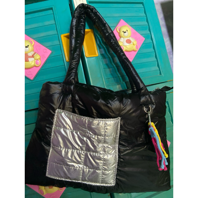 BARU TAS PUFFY BAG roetoebag black-silver masih