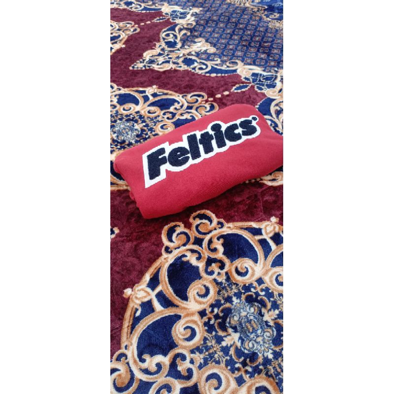 crewneck feltics merah