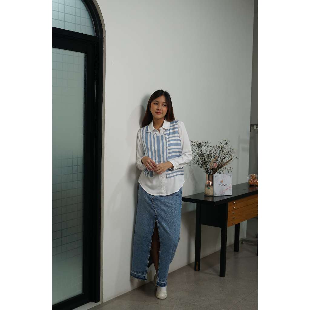 Missty Kemeja Wanita Warna Putih Biru Lengan Panjang Motif Garis Salur (Kalmia 238)