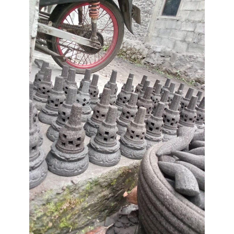 Miniatur candi Borobudur