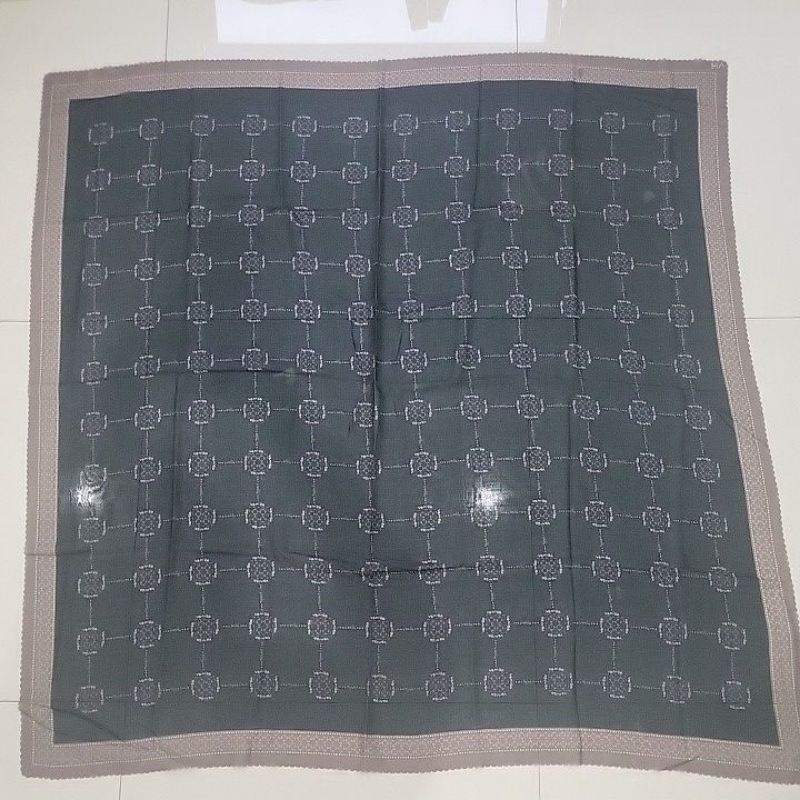 preloved vanilla hijab