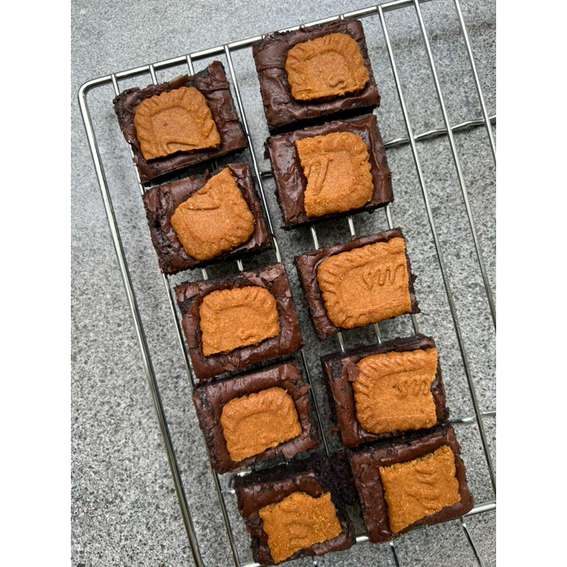 

fudge brownies 20x10cm (10pcs) bisa mix 2 topping cake hampers birthday malang