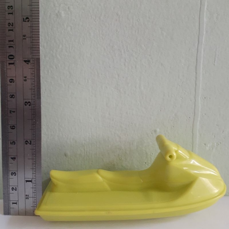 Mainan preloved McD Mc Donalds We Bare Bears - We Bare Bears Pan Pan's Watercraft Tahun 2020