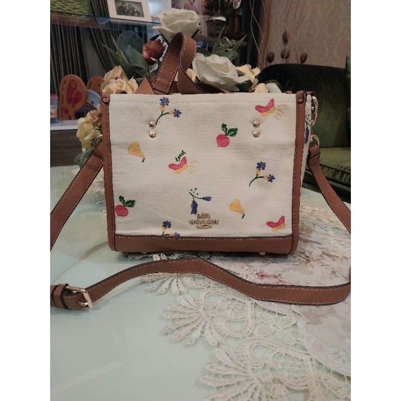 coach dempsey tote 22 prelove