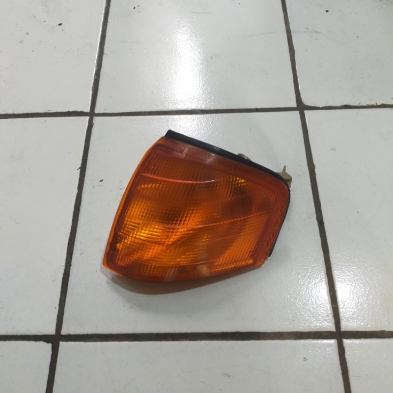 lampu sein Mercedes Benz w202 ( Bosh) kiri second copotan original