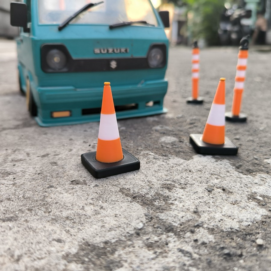 Traffic Cone Skala 1/10 RC Diecast 1:10 - Aksesoris RC Drift Track WPL MN FMS AXIAL TRAXXAS - Slsty