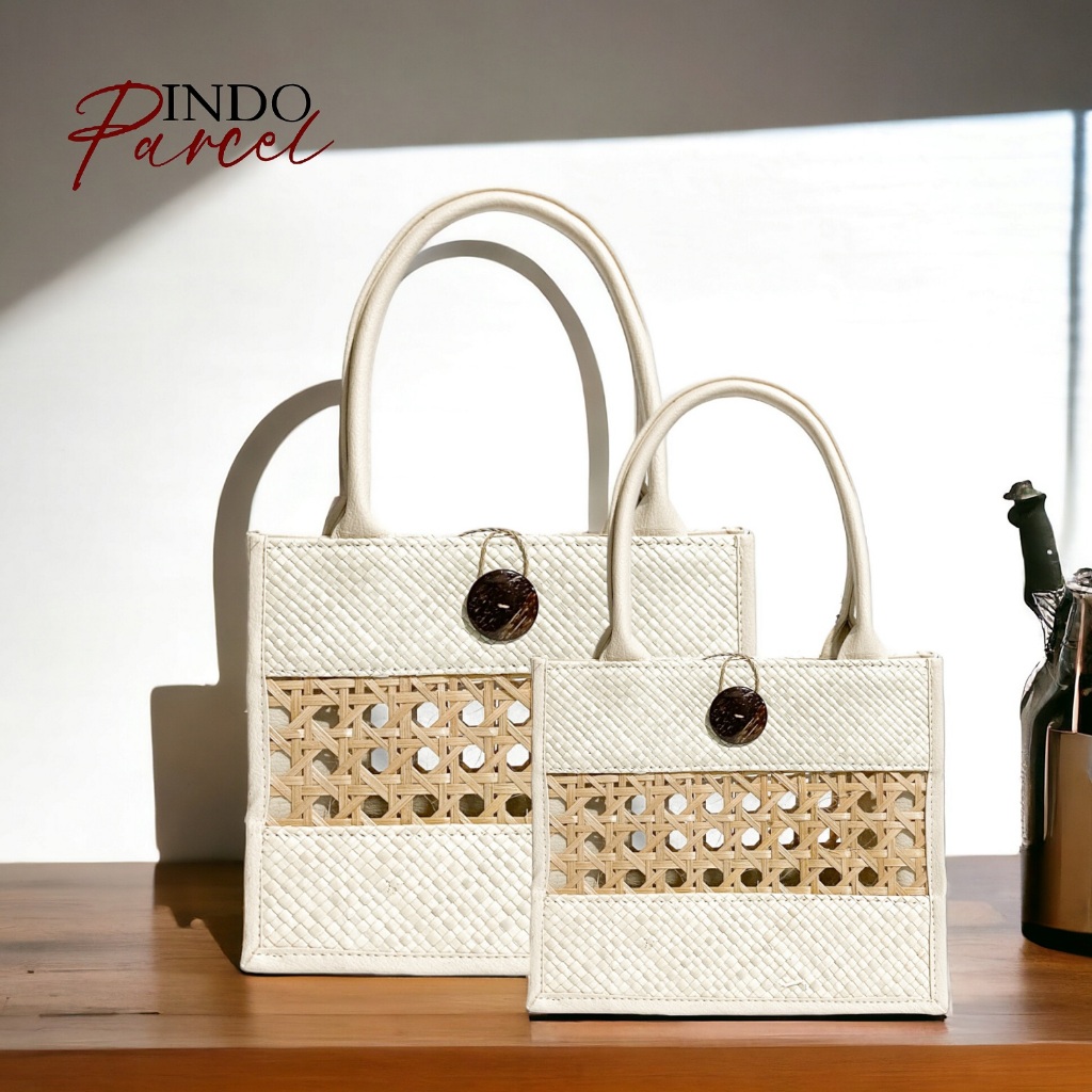 

INDOPARCEL - Hampers Anyaman Pandan Bambu Tas Parcel Anyaman Tas Tote Bag Antik Hampers Mika Goodie Bag Tas Etnik Anyaman Bambu