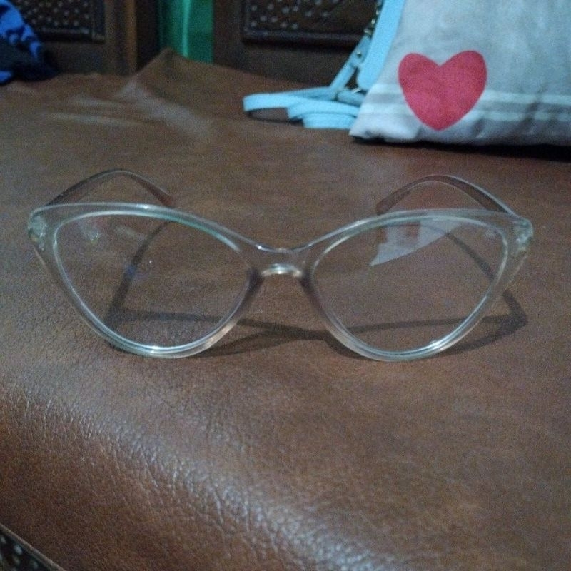 [PRE-LOVED] KACAMATA BULAT MINUS -6.00, CAT EYE