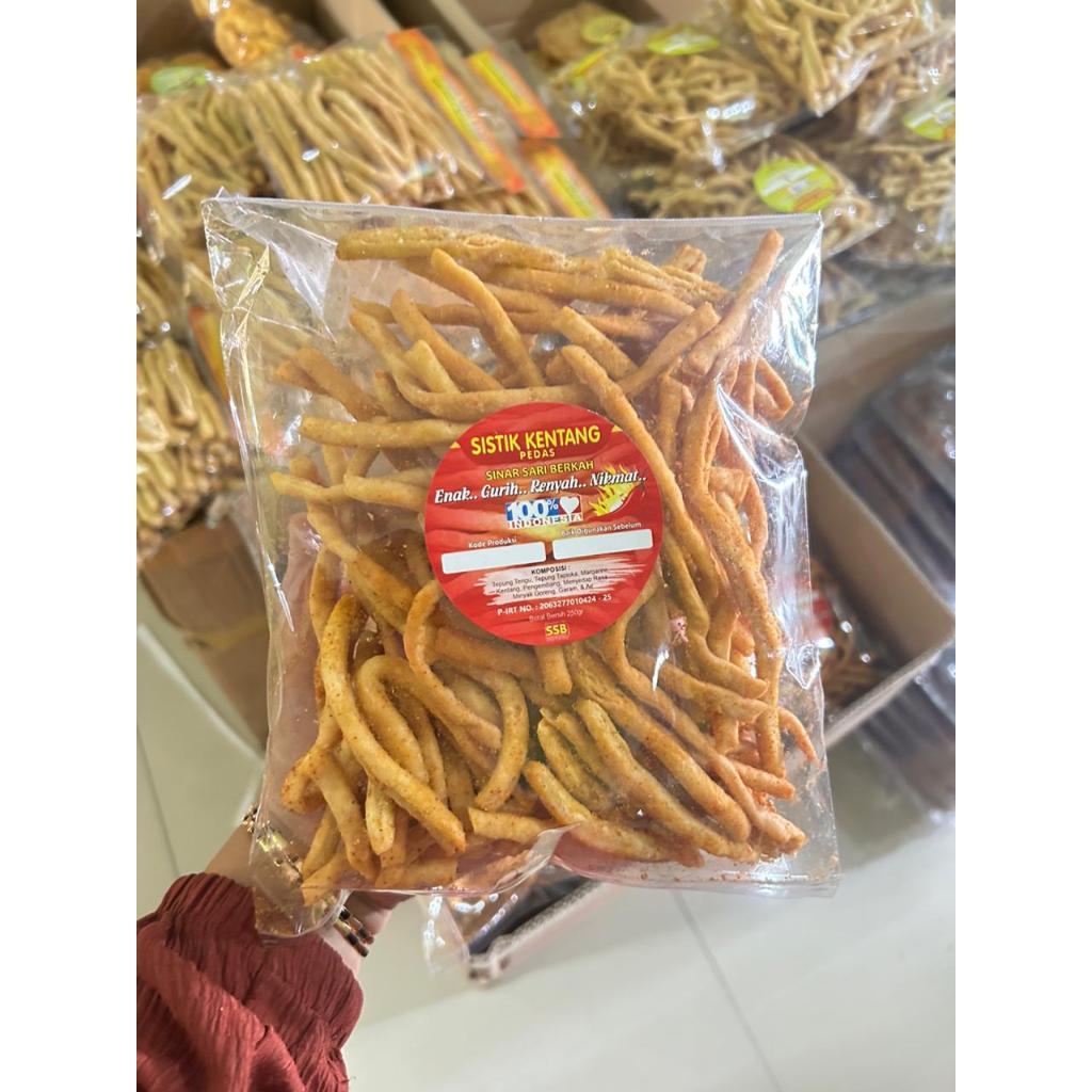 

STIK KENTANG ORIGINAL,BALADO,PEDAS SUPER RENYAH GURIH 250GR [BEST SELLER]