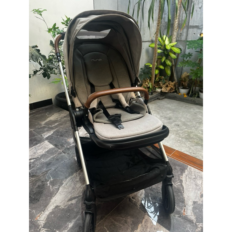 Preloved - Stroller Nuna Triv Grey