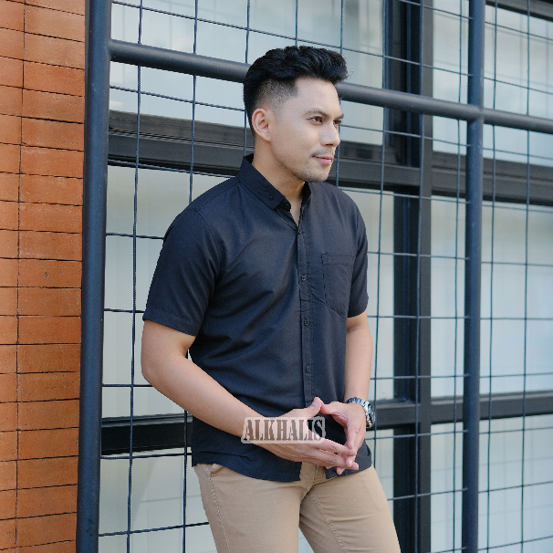 Kemeja Pria Cowok Polos Tangan Lengan Pendek HeM Slimfit Casual Kantoran Murah Hitam Navy Putih Army