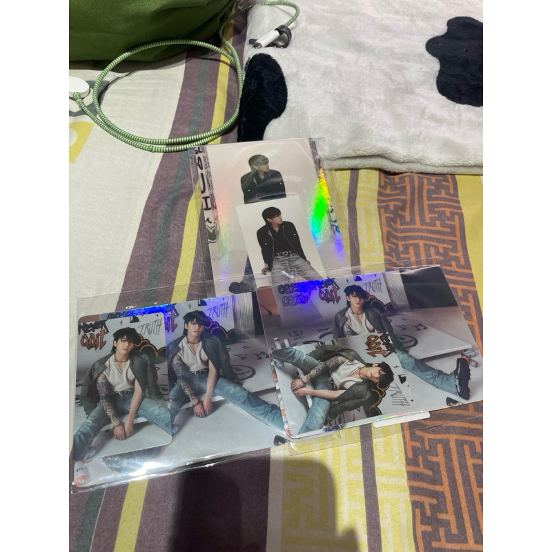 POB golden pc + photoframe Jungkook