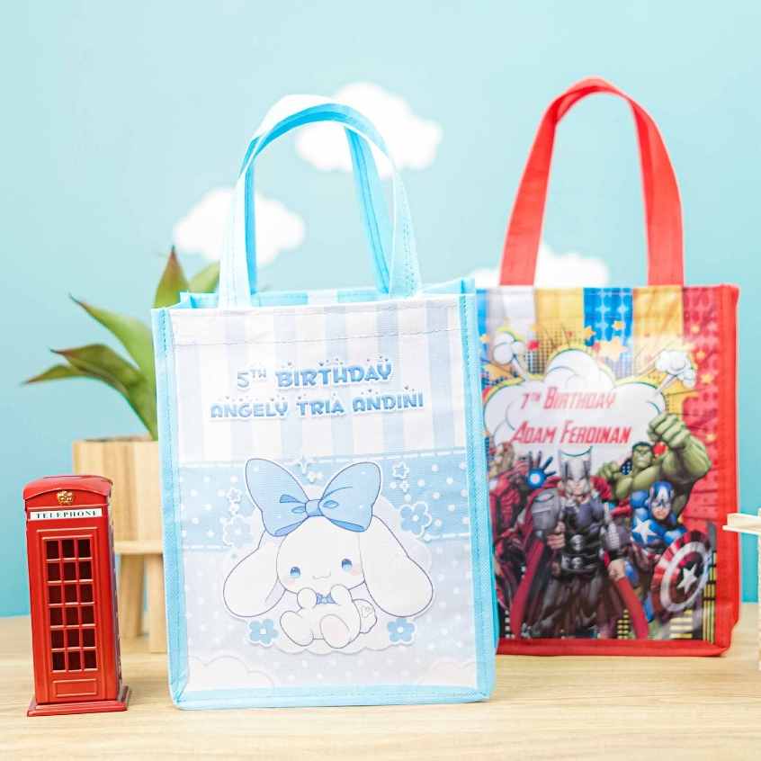 

Tas Ulang Tahun Anak Spesial Bahan Tebal Bisa Tambah Foto Nama Anak