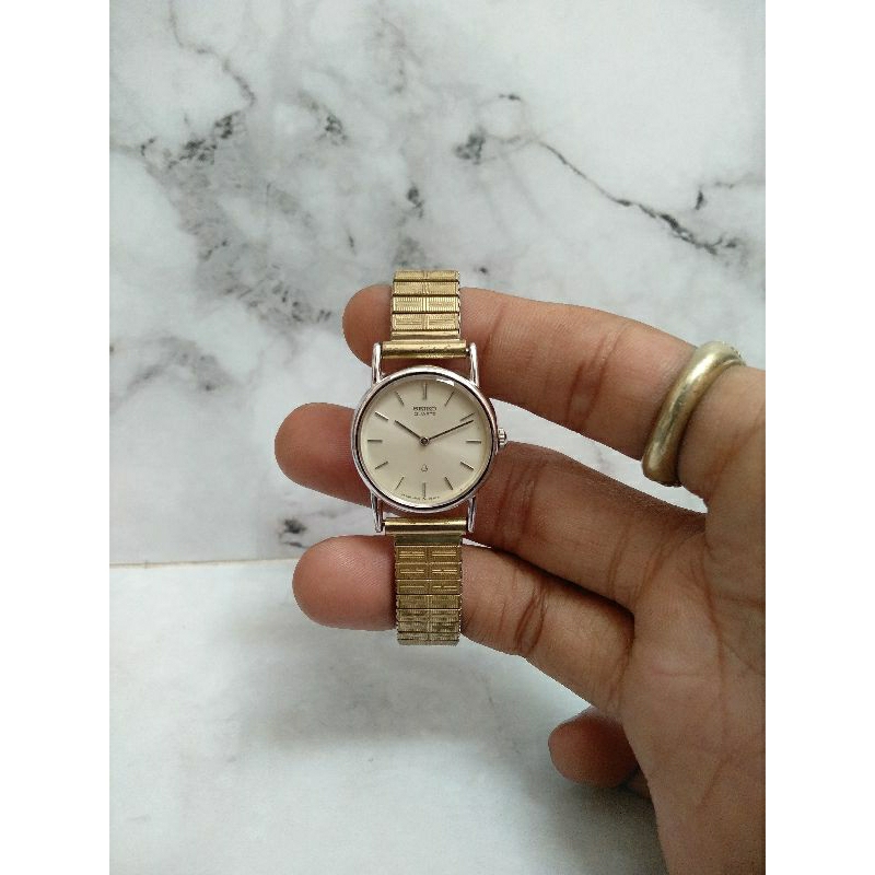 Jam tangan SEIKO Quartz ladies