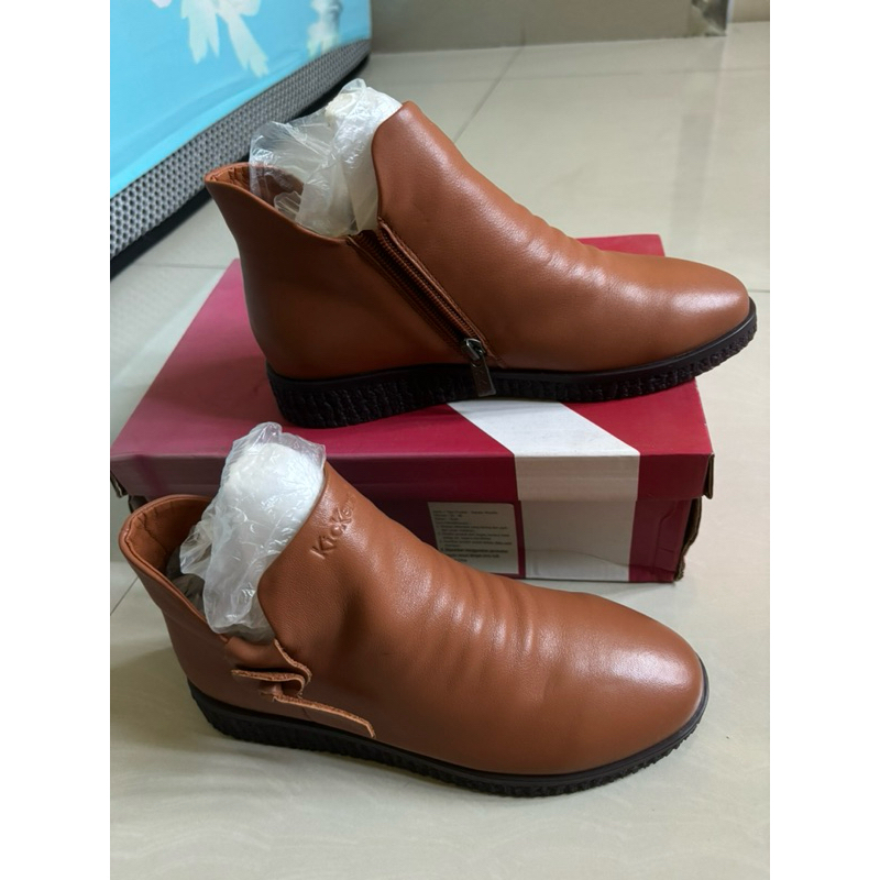 Sepatu Boots Kickers - Tan