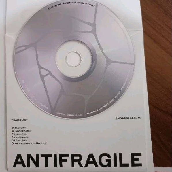 [CLEARANCE] LESSERAFIM ANTIFRAGILE ALBUM CD
