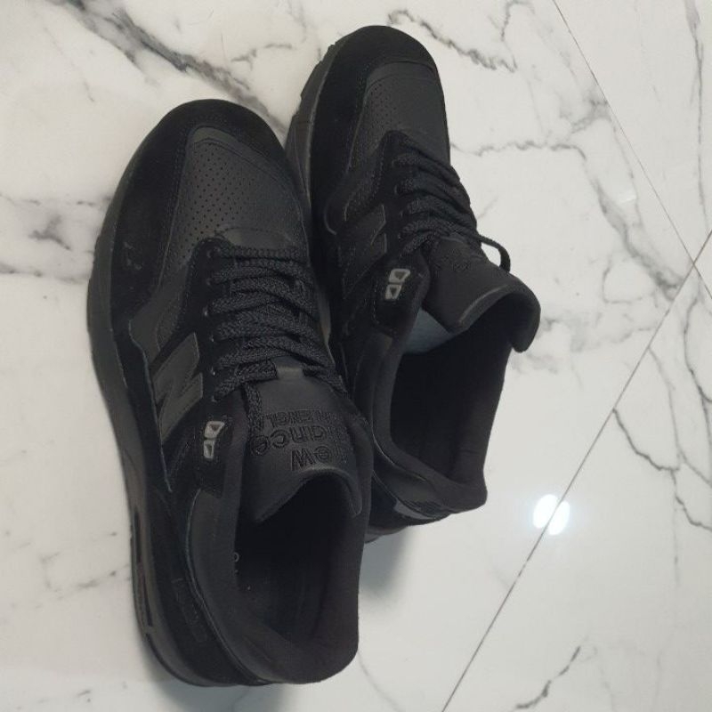 sepatu NB 42 tokyo desigen full black