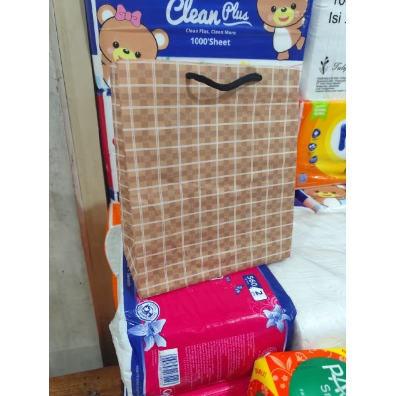 

paper bag buku motif kotak new isi 12 pcs terlaris dan termurah