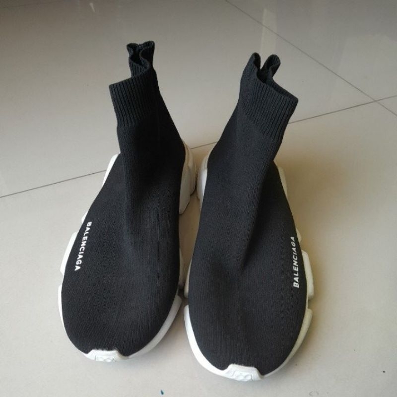 SEPATU BALENCIAGA SECOND