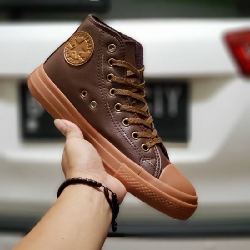 SEPATU CONVERSE KULIT (Made in Vietnam)