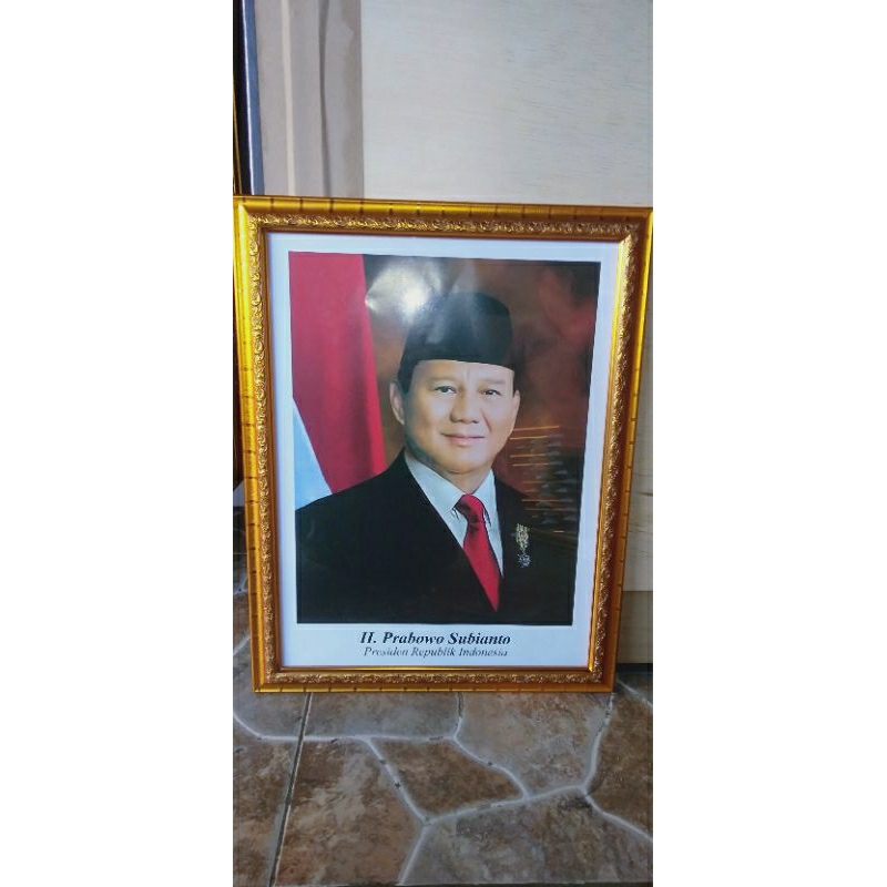 presiden Prabowo dan wapres Gibran dan lambang garuda