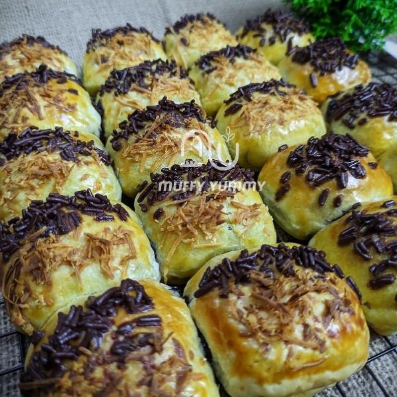 

Piscoklegit_ Bolen Pisang Coklat 1 Box Isi 10 Pcs Bolpis Pastry Strudel