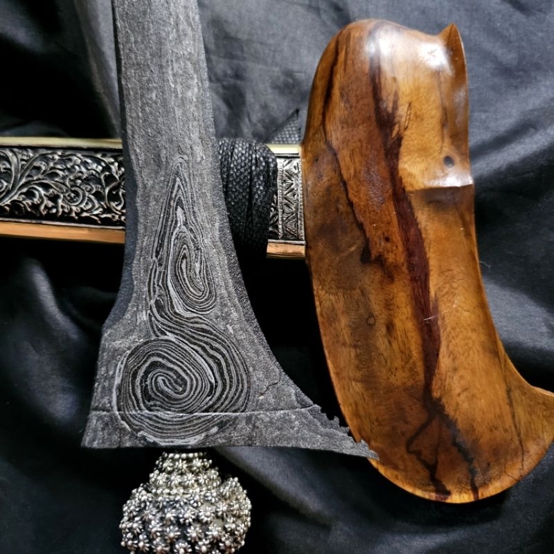 Keris Jalak Ngore Pamor Satrio Pinayungan