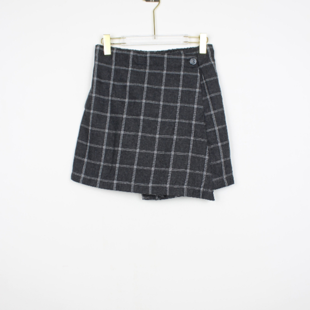 Bawahan Pendek Hitam Uniqlo Skirt Preloved