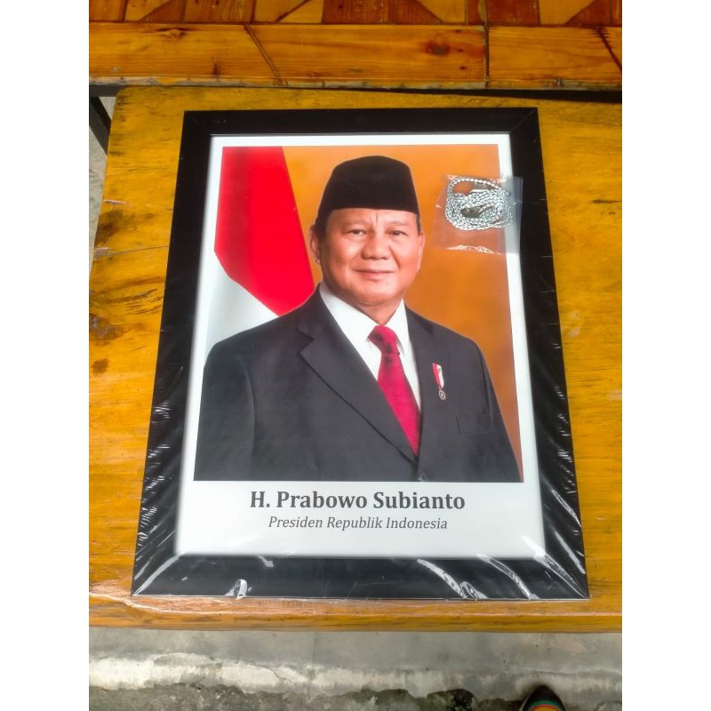 Foto Resmi Presiden & Wakil Presiden  Prabowo Gibran