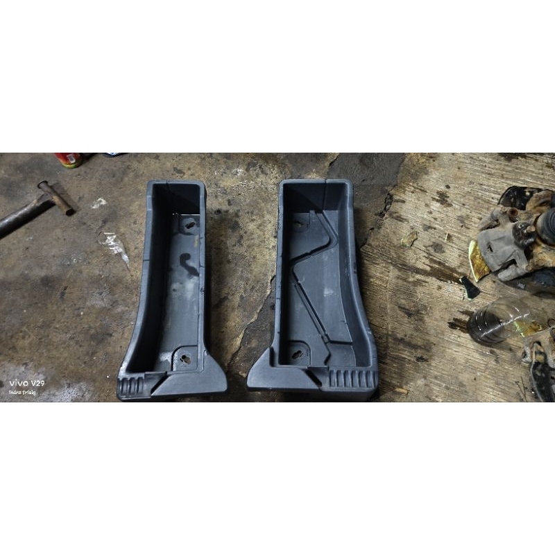Laci toolkit penyimpanan bagasi yaris 2006-2012