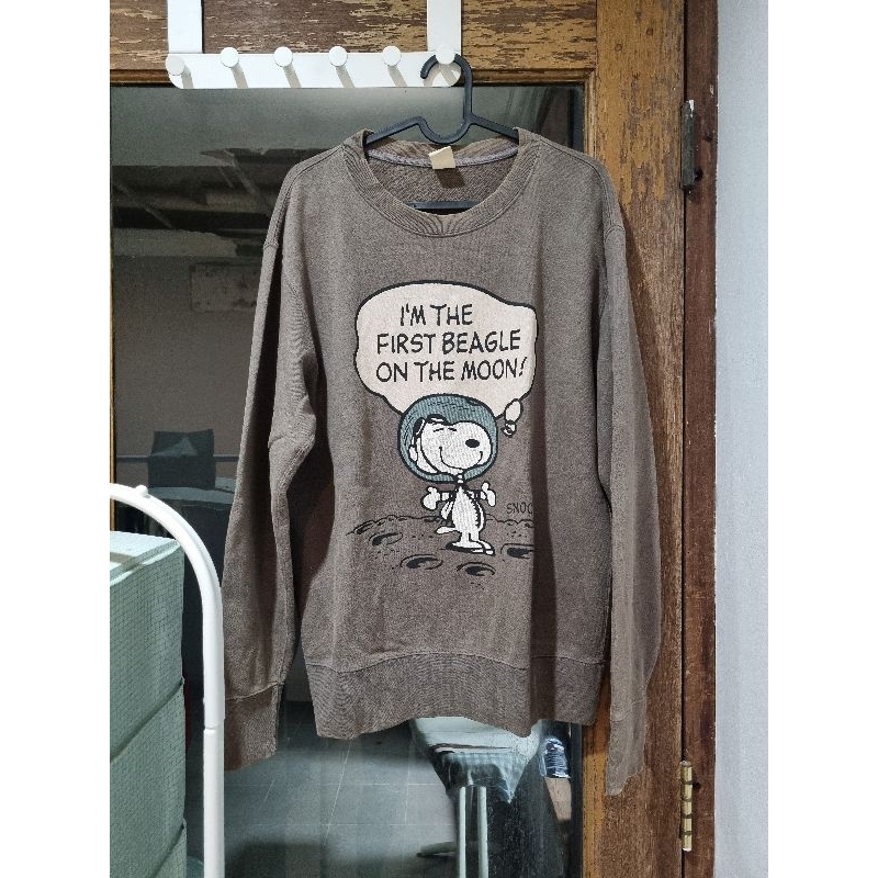 Uniqlo Crewneck Peanuts Snoopy Size M