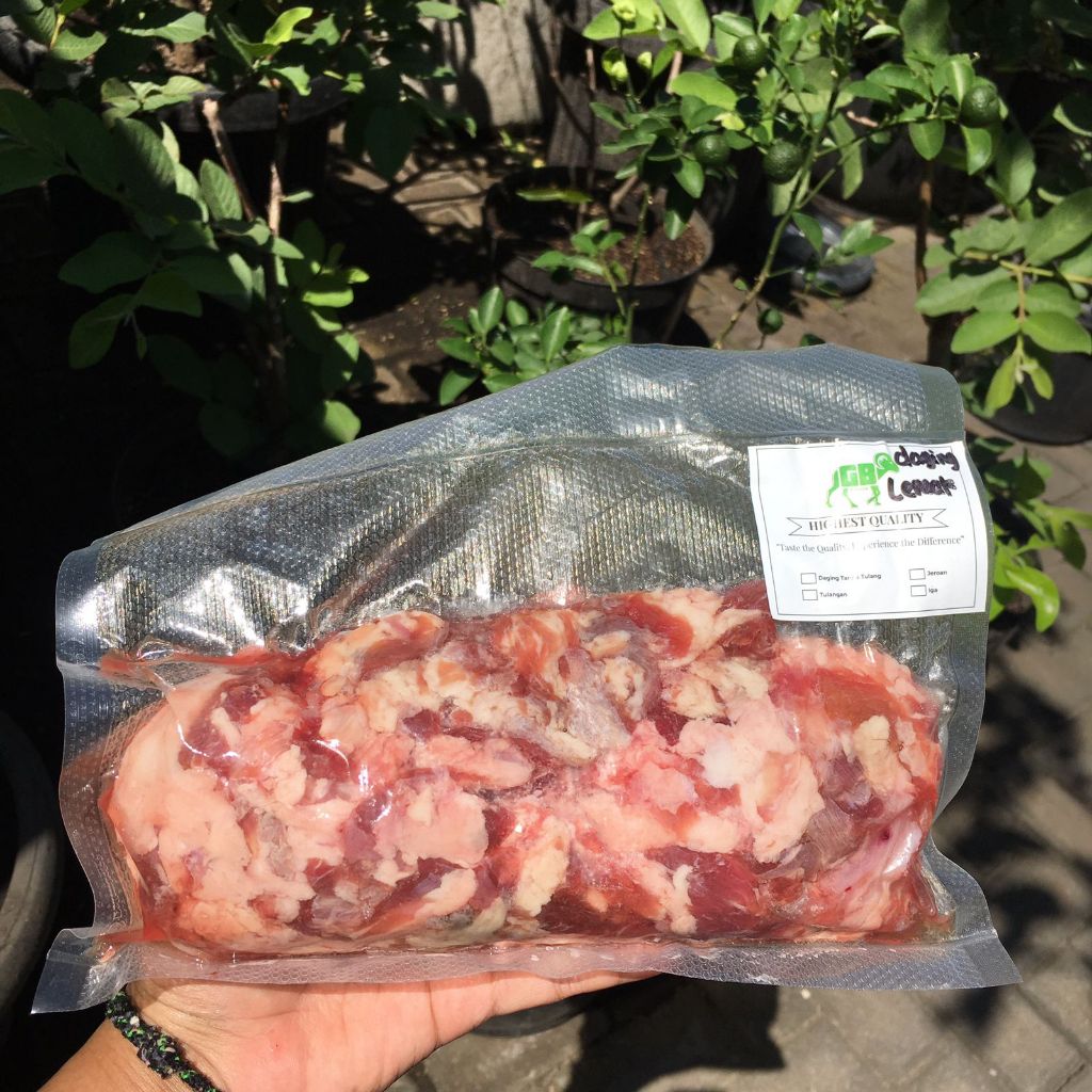 

Potongan Daging Lemak Kambing Domba Muda - Fatty Lamb