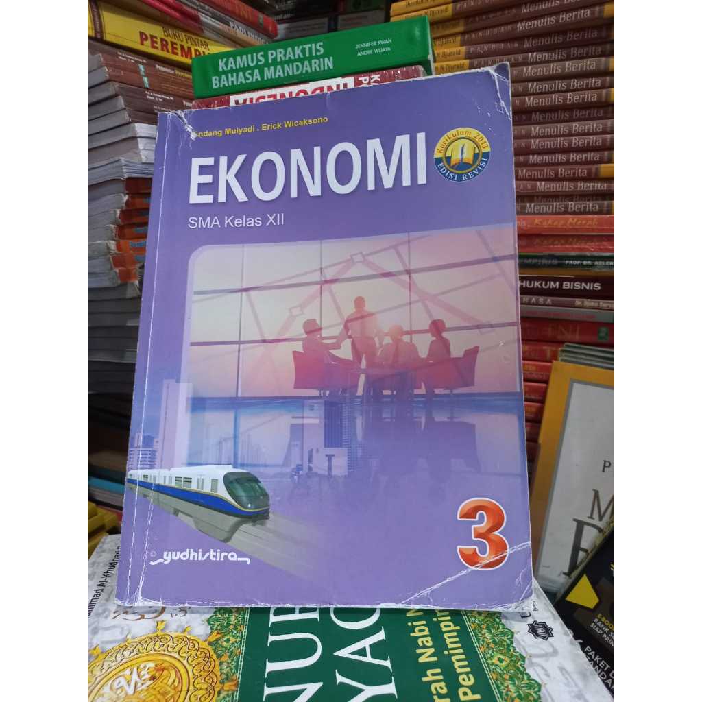 EKONOMI SMA KELAS 12 YUDISTIRA K13